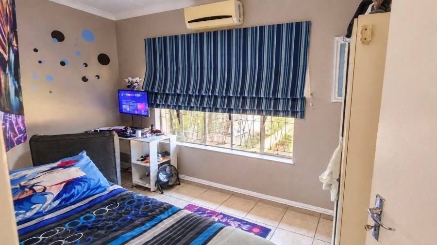 4 Bedroom Property for Sale in Flimieda North West
